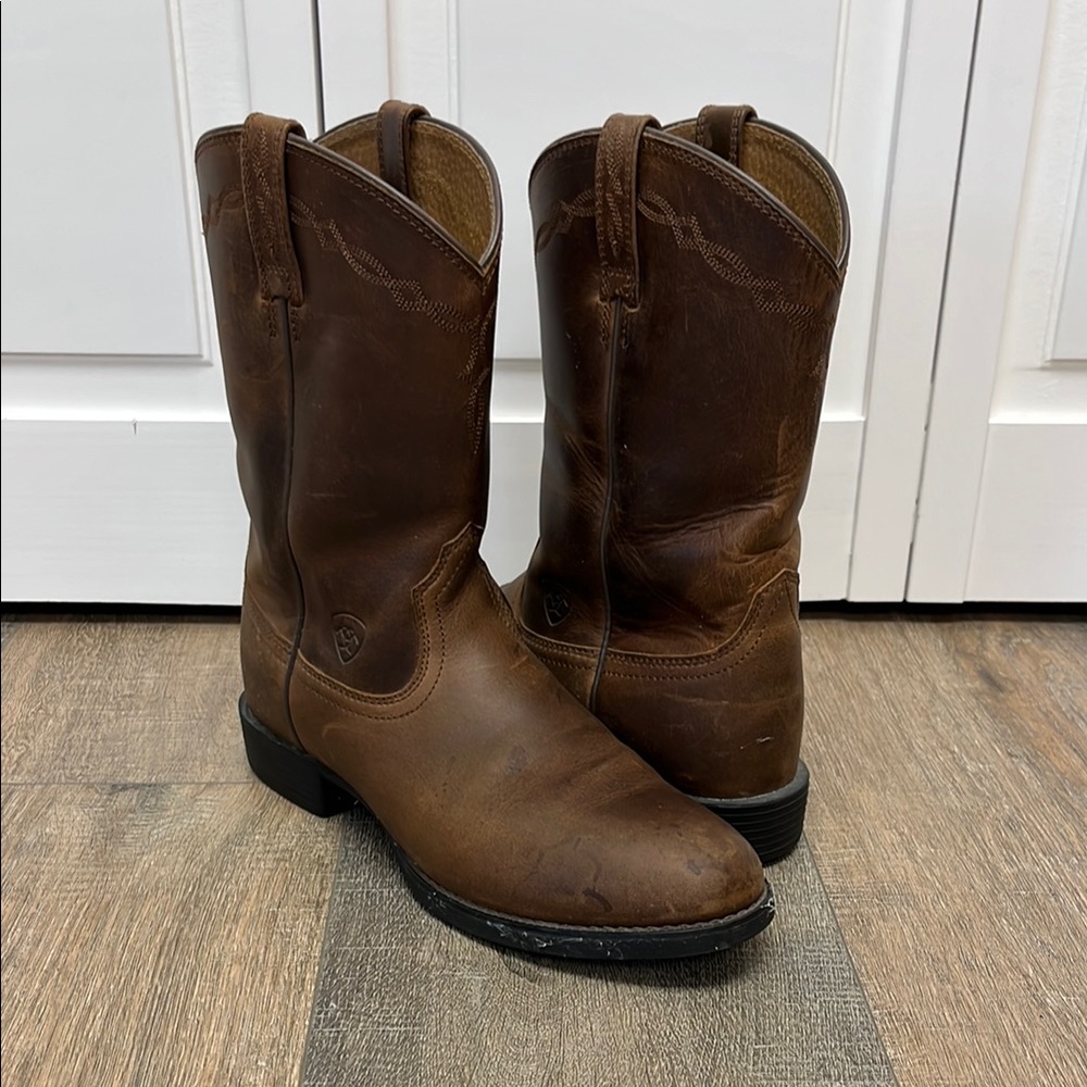 Ariat Women’s Brown Leather Western Cowboy Boots with Stitched Shaft